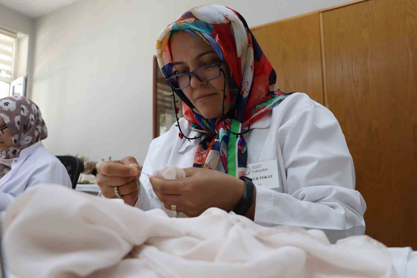 Bir iğne ve bir iplikle kültür mirasını geleceğe taşıyorlar