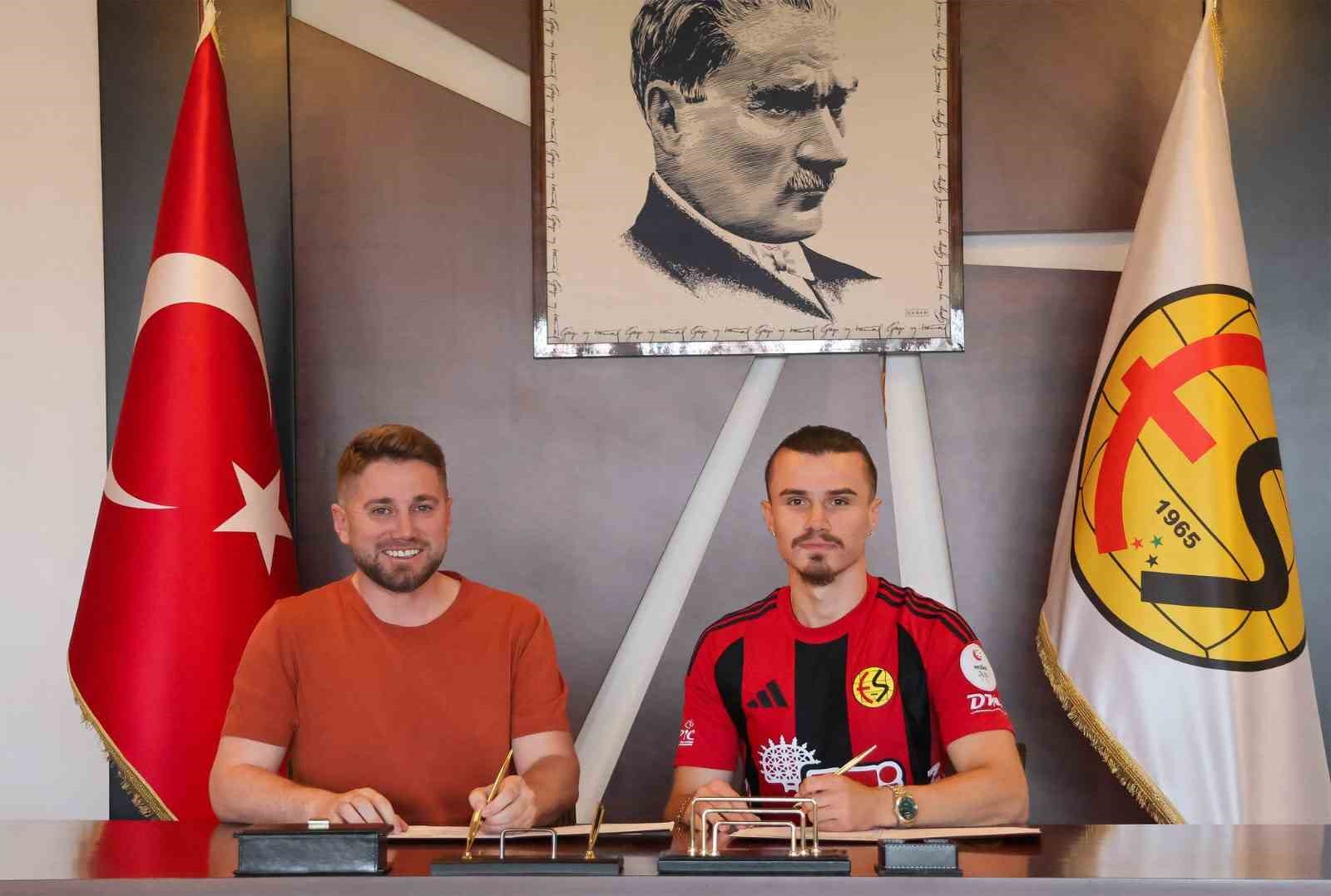 Eskişehirspor, sol bek Sarper Çağlar’ı kadrosuna kattı