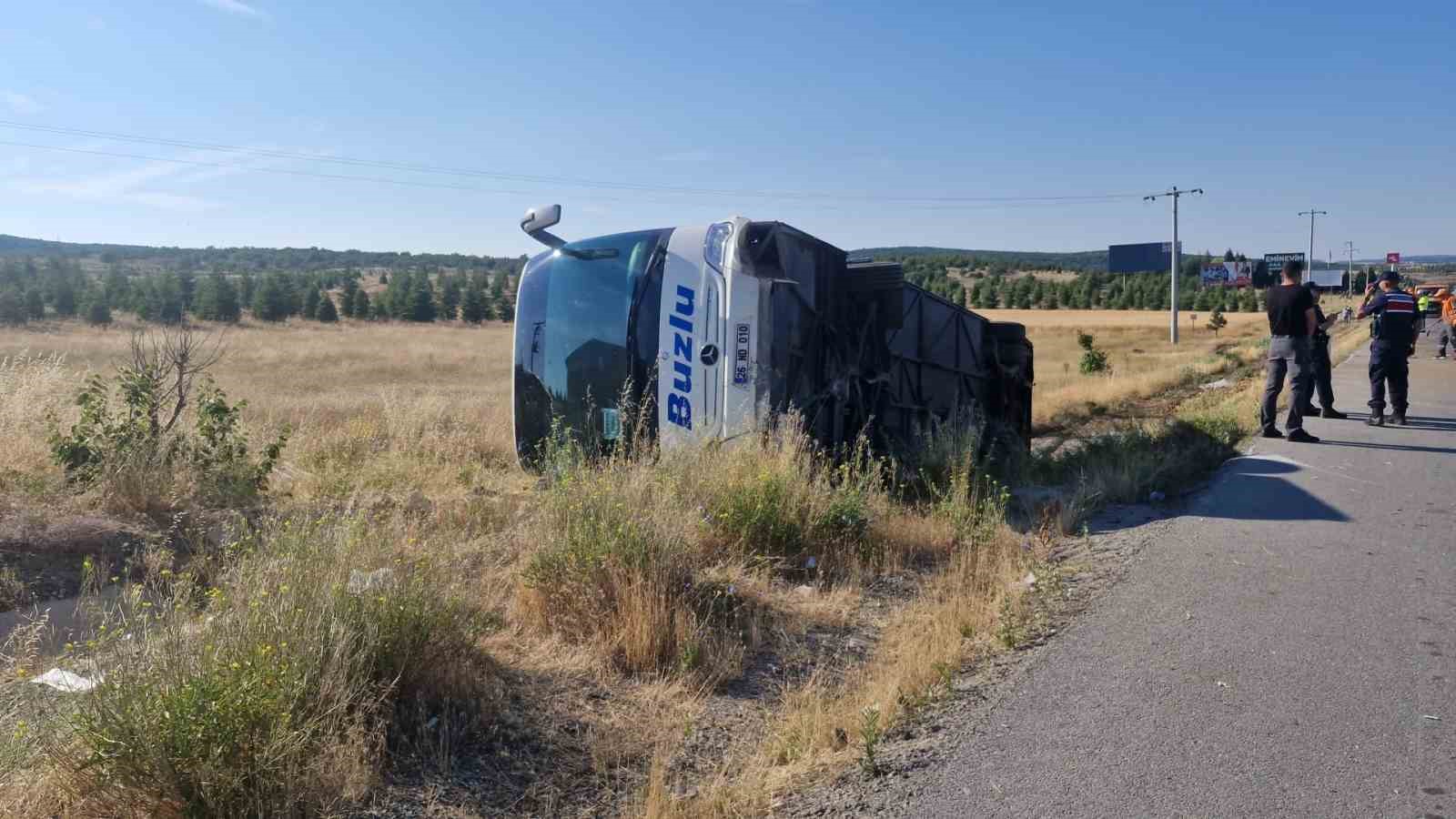 Eskişehir’de yolcu otobüsü devrildi: 24 yaralı