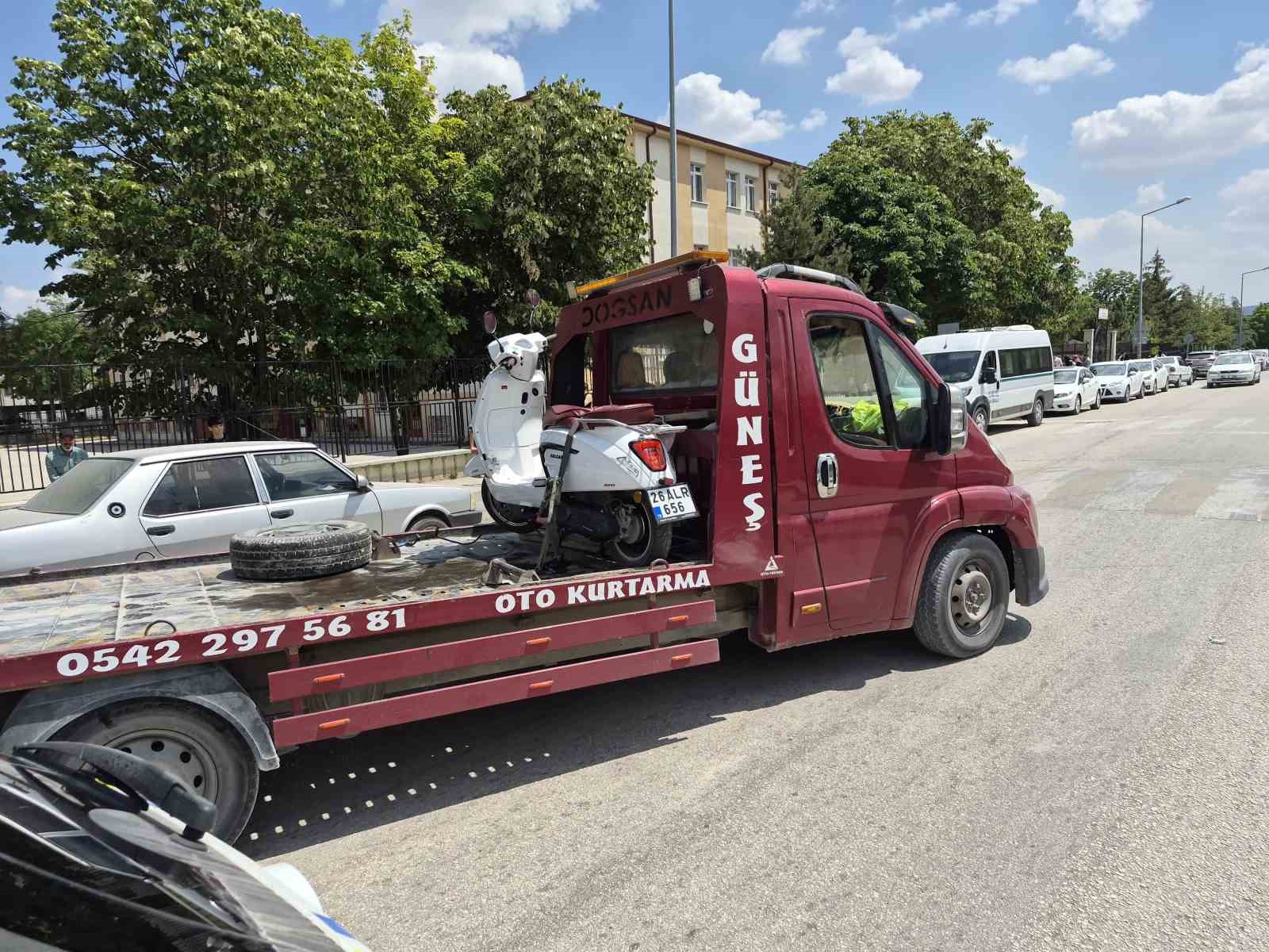 Eskişehir’de hatalı U dönüşü kazaya sebep oldu: 1 yaralı