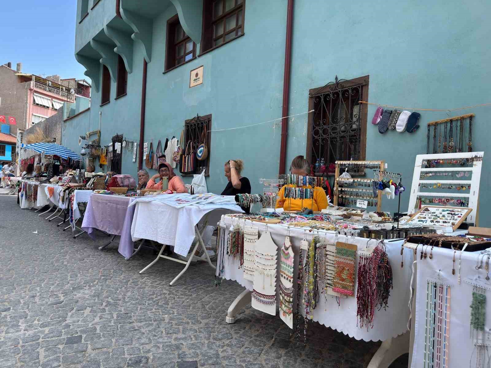 Kadın girişimciler geleneksel zanaatları modern tasarımlarla buluşturuyor