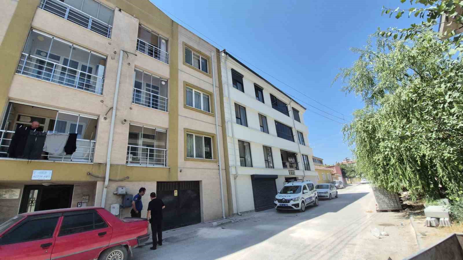 9 metre yükseklikten düşen 3 yaşındaki çocuk ağır yaralandı