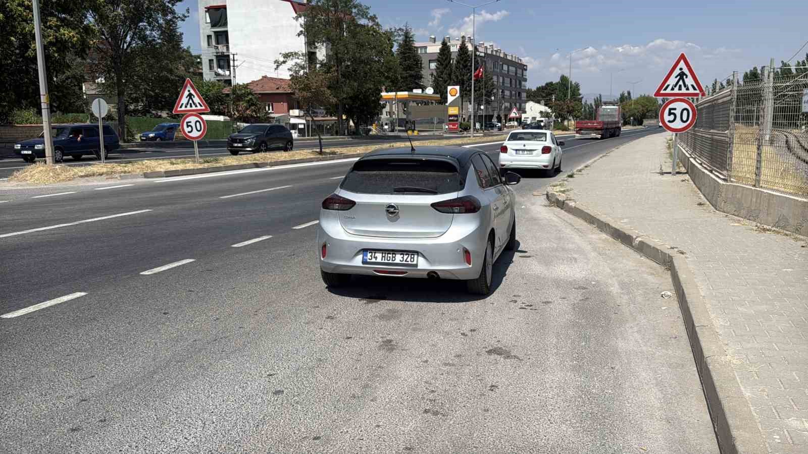 İki aracın çarpıştığı kaza sonrası polise zorluk çıkaran şahsa işlem yapıldı