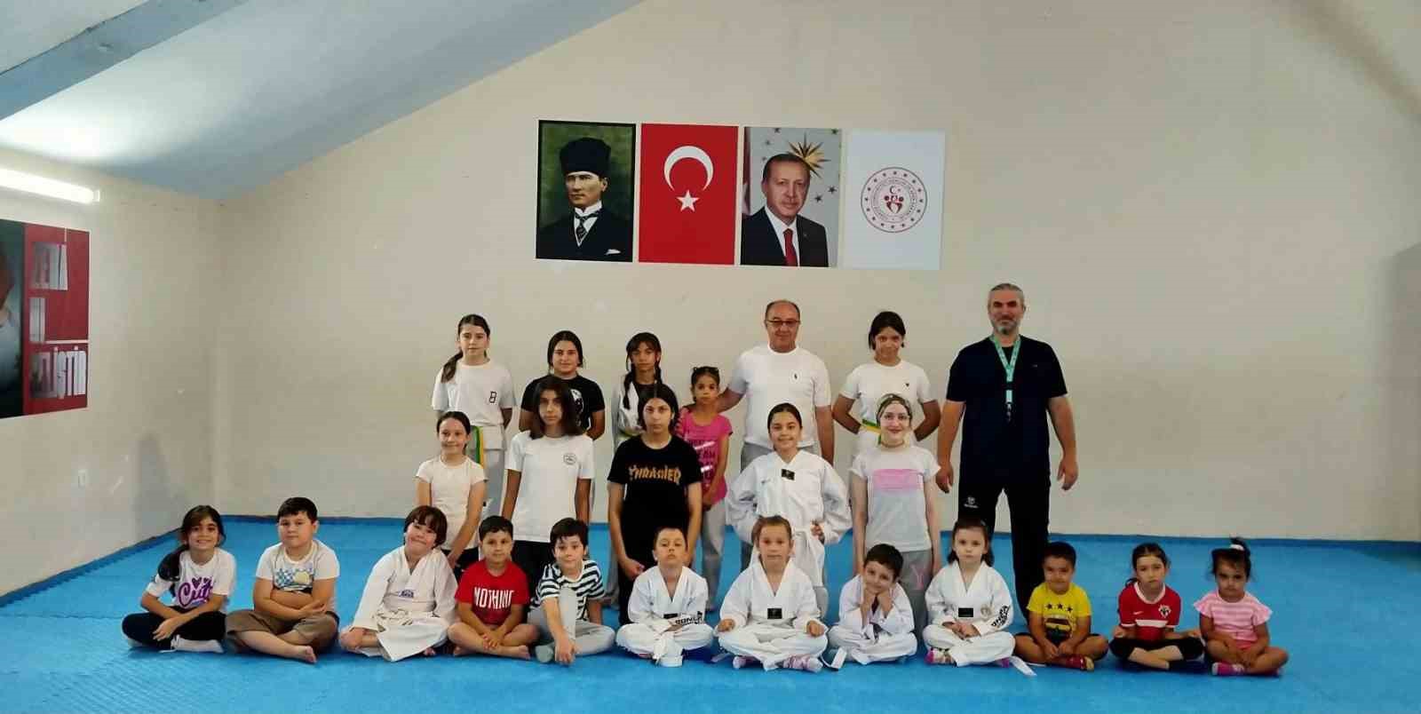 Eskişehir’de taekwondo antrenmanları sürüyor