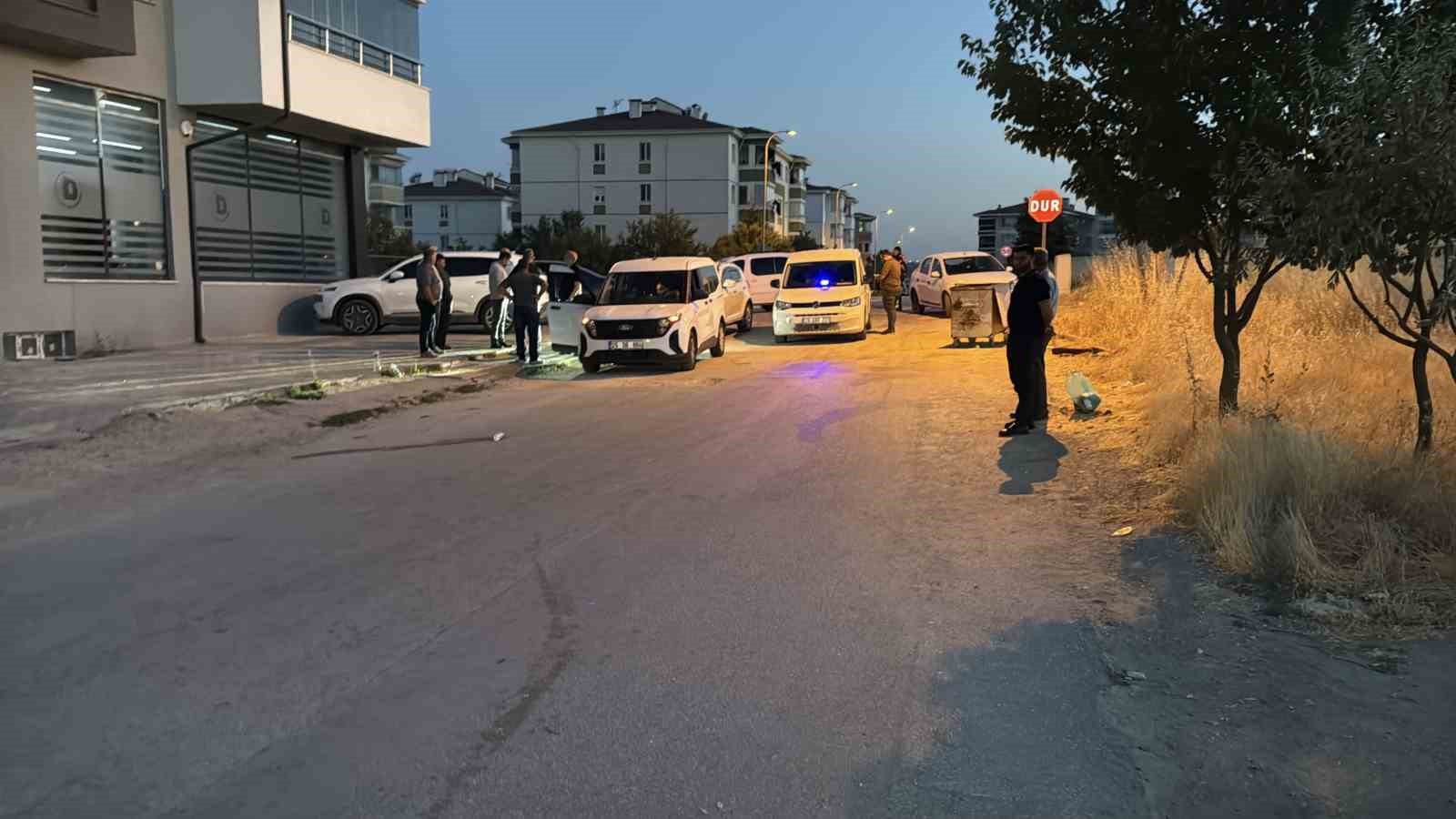 Eskişehir’de iki aile arasında çıkan kavgada 2 kişi yaralandı