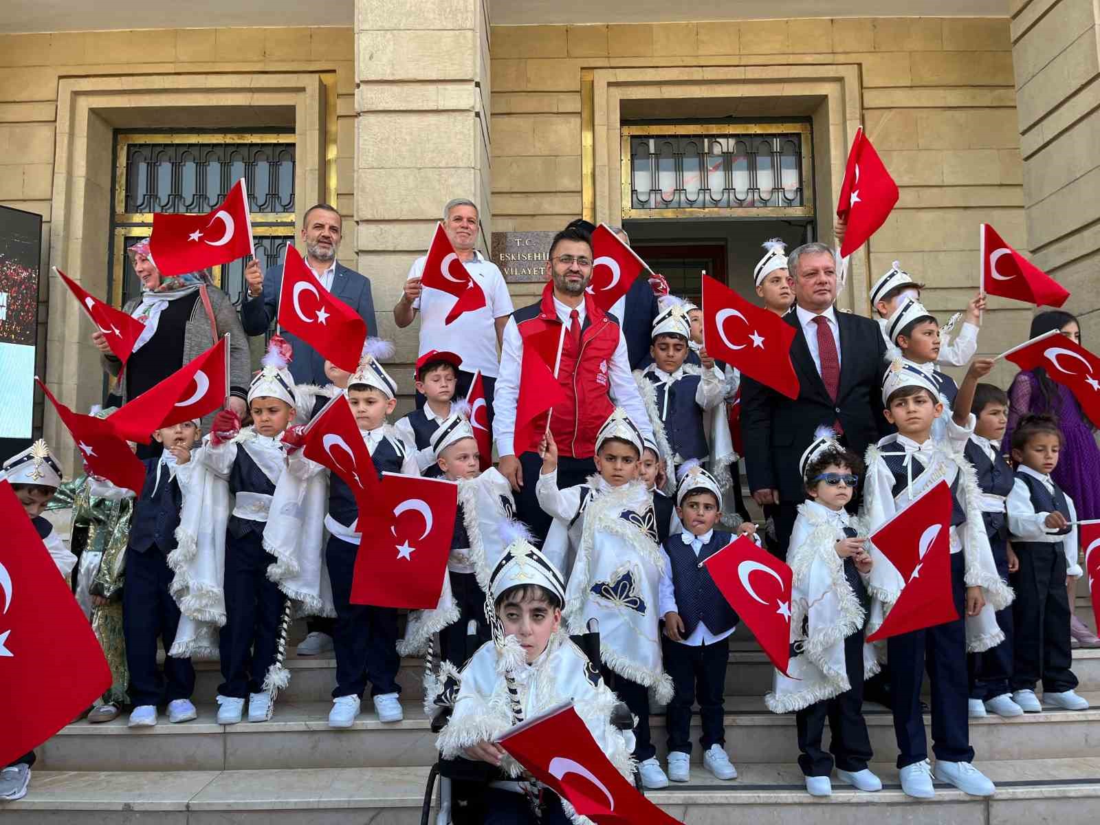 Sünnet çocuklarına unutulmaz şölen