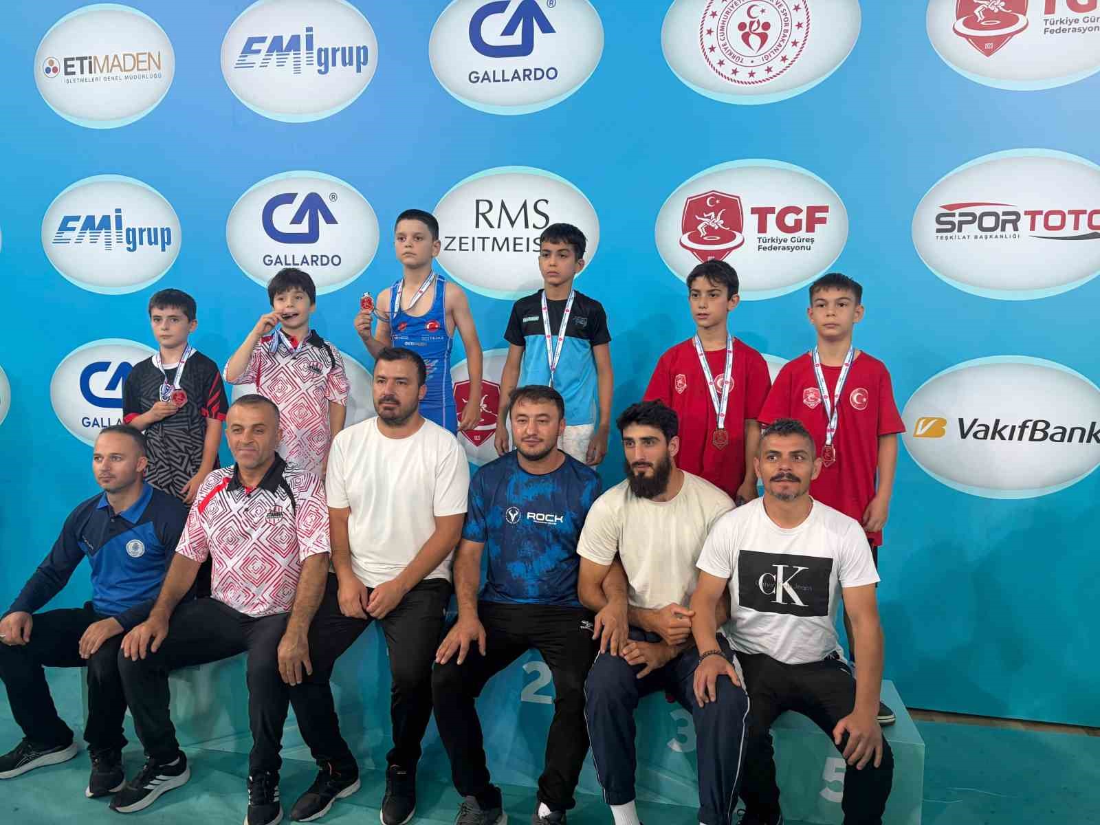 Eskişehirli minik güreşçi Ahmet Efe Aykol Türkiye 5’incisi oldu