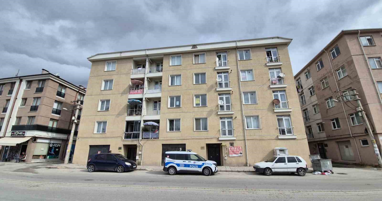 Eskişehir’de 58 yaşındaki adamın cesedini evde annesi buldu