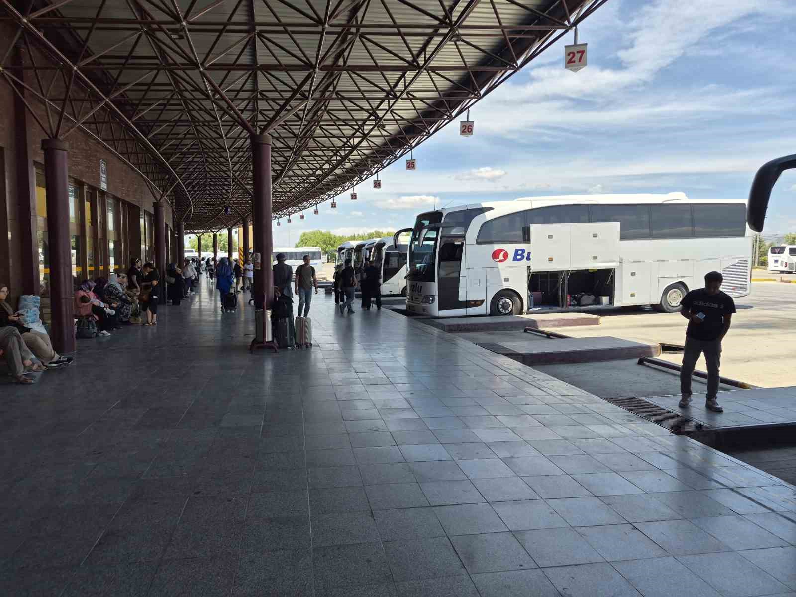 Yaz sezonu gelmesine rağmen otobüs seferlerinde durgunluk yaşanıyor