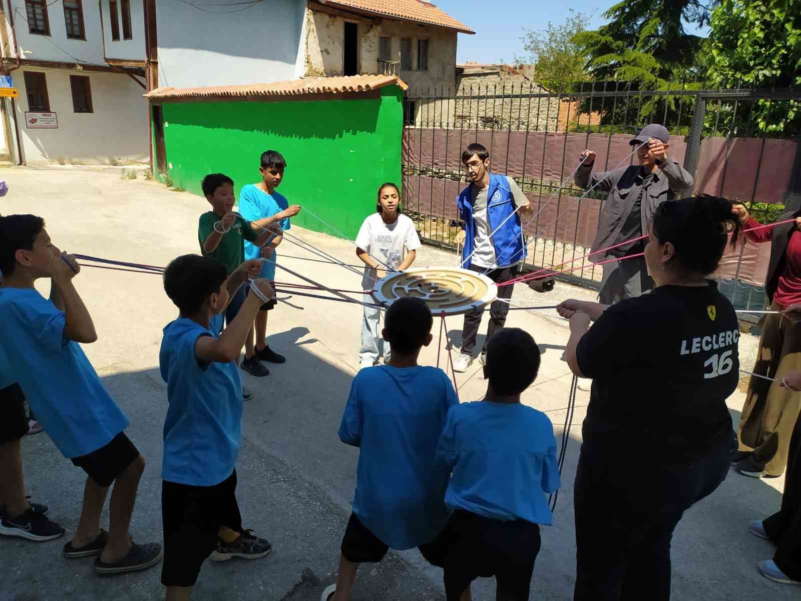 Eskişehir’de ’Çocuklar Oynasın’ projesi hayata geçirildi
