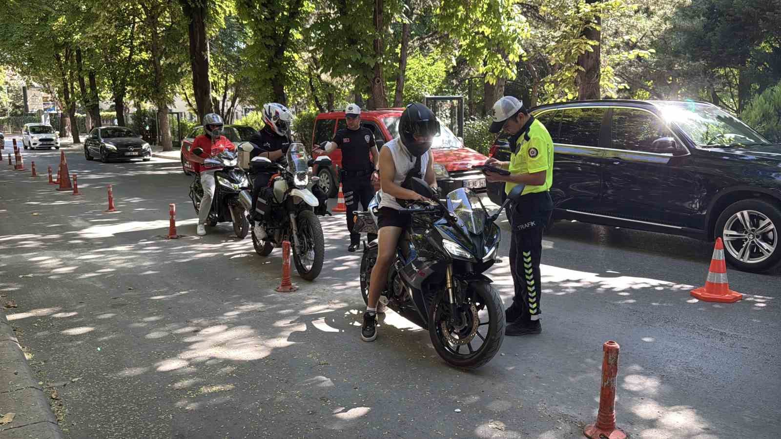 Eskişehir’de motosiklet denetimde 600 bin TL ceza kesildi