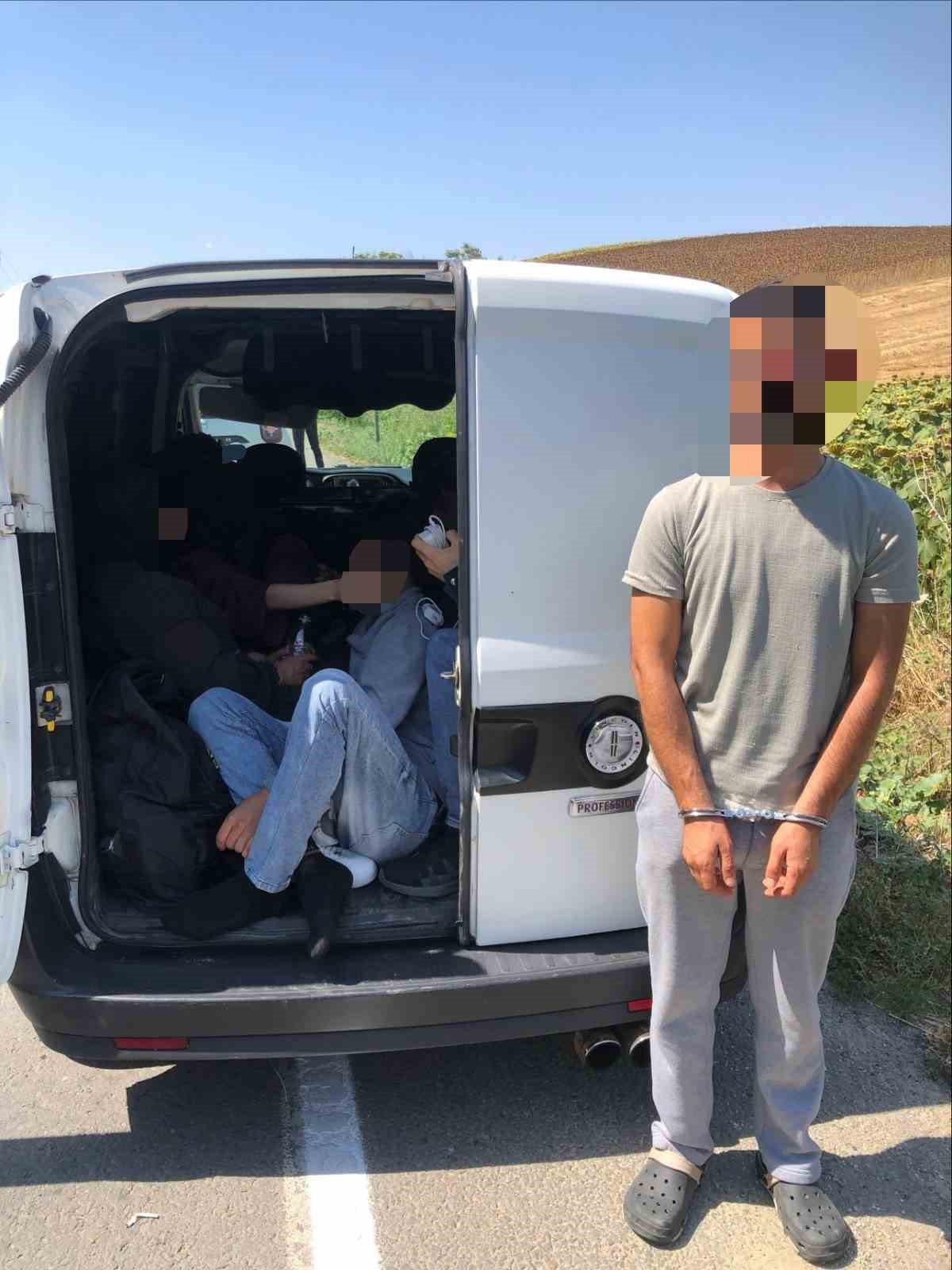 Uzunköprü’de göçmen kaçakçılığı operasyonu: 12 düzensiz göçmen yakalandı