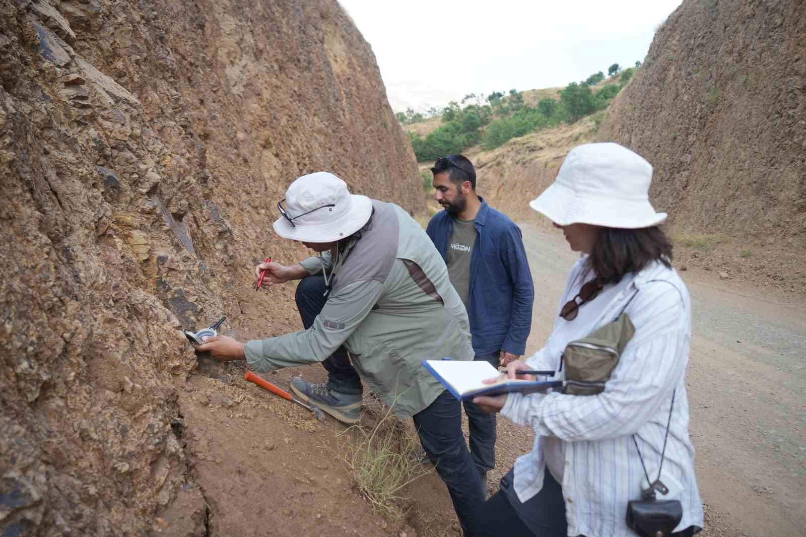 Muş’ta Kavakbaşı Fay Zonu mercek altında