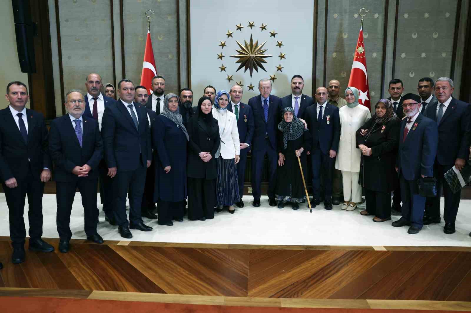 Cumhurbaşkanı Erdoğan: "Şimdiye kadar şehitlerimizin emanetlerine ve gazilerimize devletimizin tüm imkânlarını seferber ederek sahip çıktık"