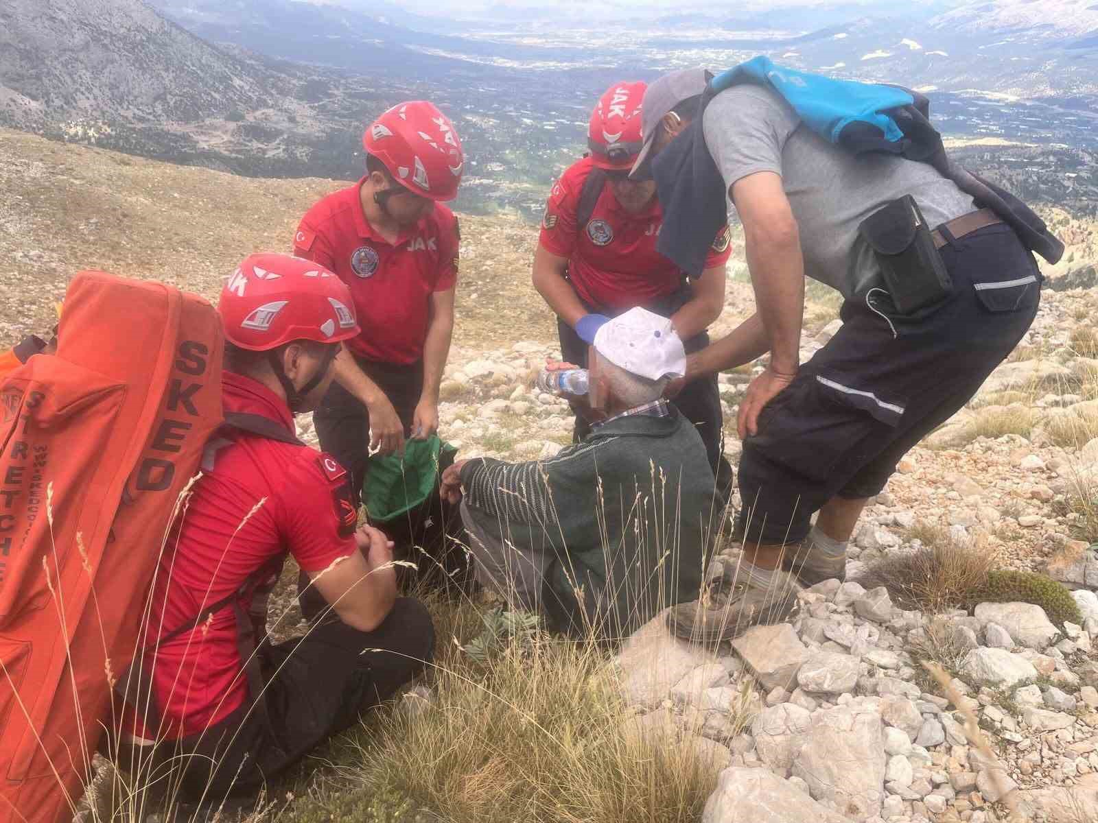 Antalya’da kayıp yaşlı adam jandarma ekiplerince bulundu