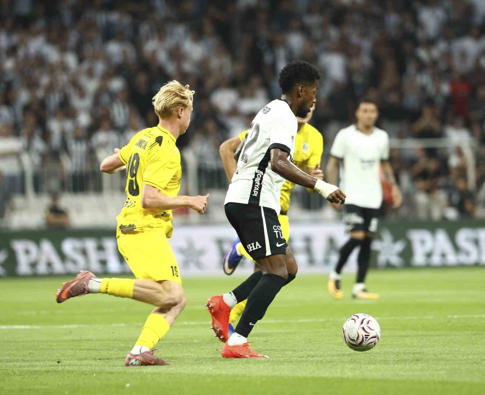 UEFA Avrupa Ligi: Beşiktaş: 0 - Hradec Kralove: 0 (Maç devam ediyor)