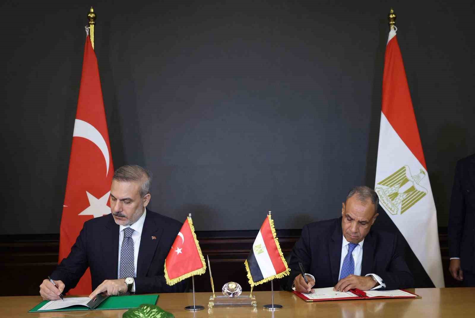 Bakan Fidan, Mısır ile çeşitli alanlarda iş birliğine ilişkin üç belge imzaladı