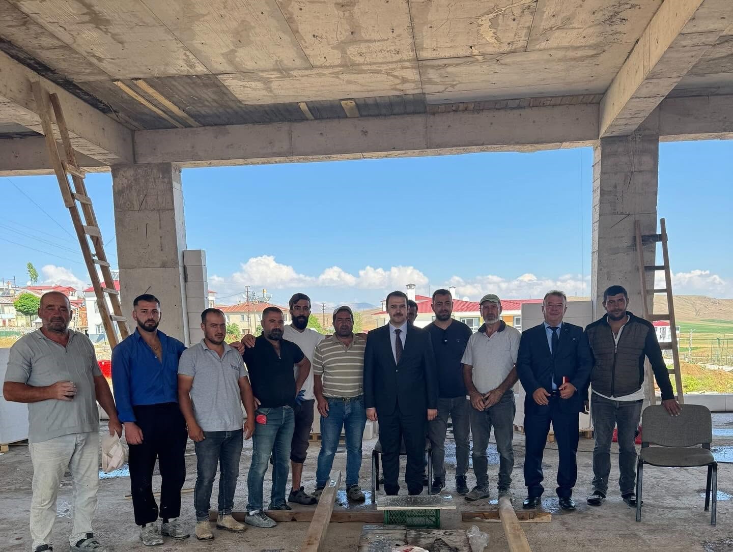 Demirözü’nde Öğretmenevi inşaatında inceleme