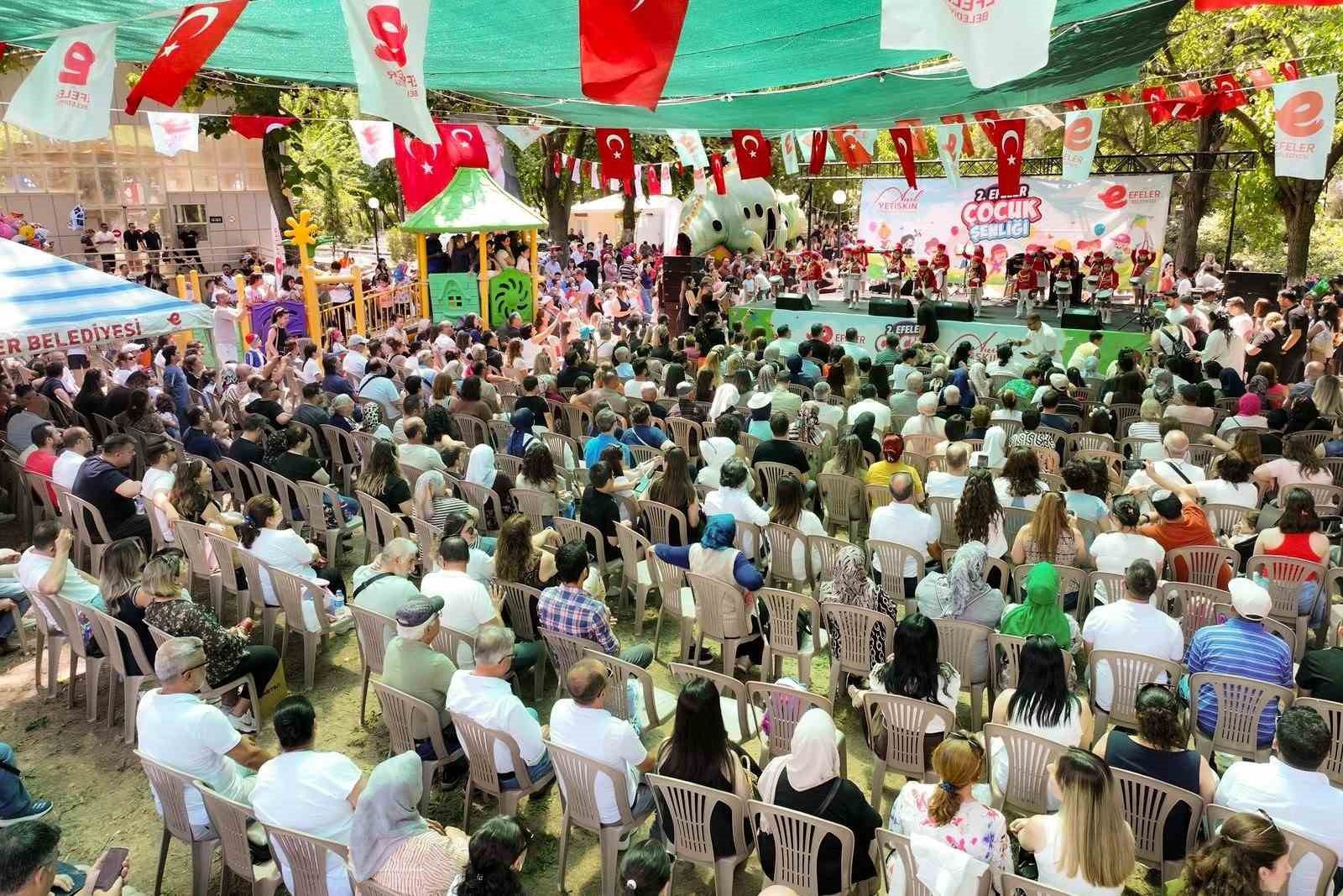 Efeler’de çocuklar için interaktif tiyatro zamanı