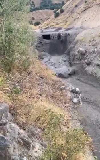 Tunceli’de heyelan anı kameralara yansıdı