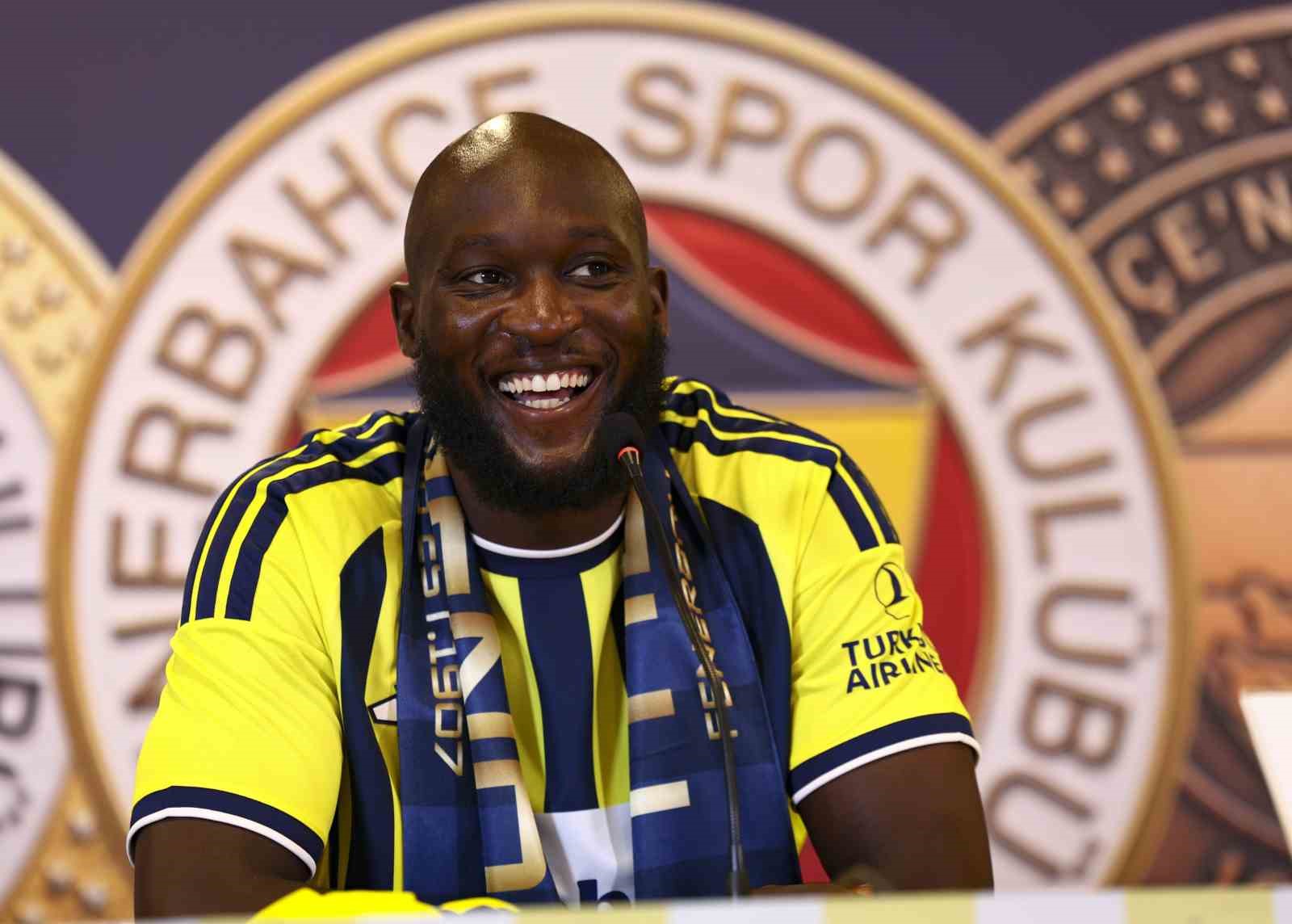 Fenerbahçe’de Romelu Lukaku için imza töreni düzenlendi