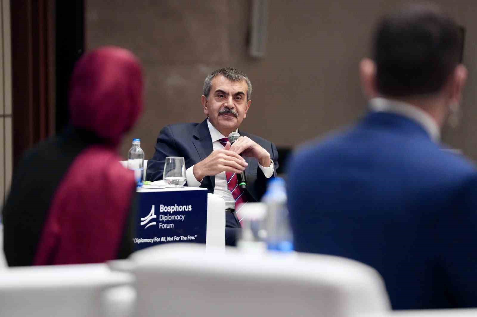 Bakan Tekin: " Ramazan ayı etkinliklerini yaptığımız için bizi gerici, sapkın bir azınlık diye tanımladılar"