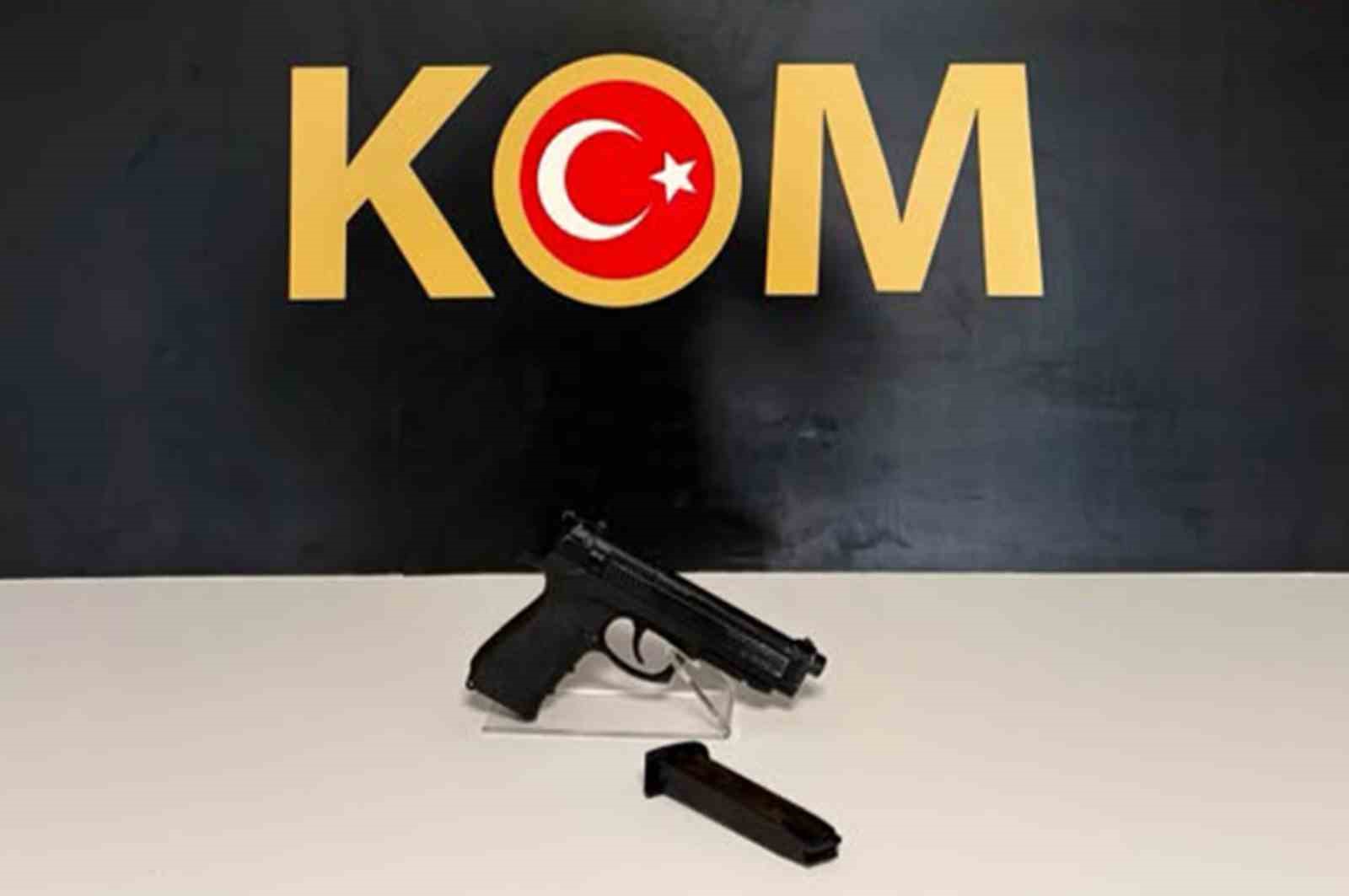 Sosyal medya üzerinden organize suç örgütünü öven şahıs gözaltına alındı