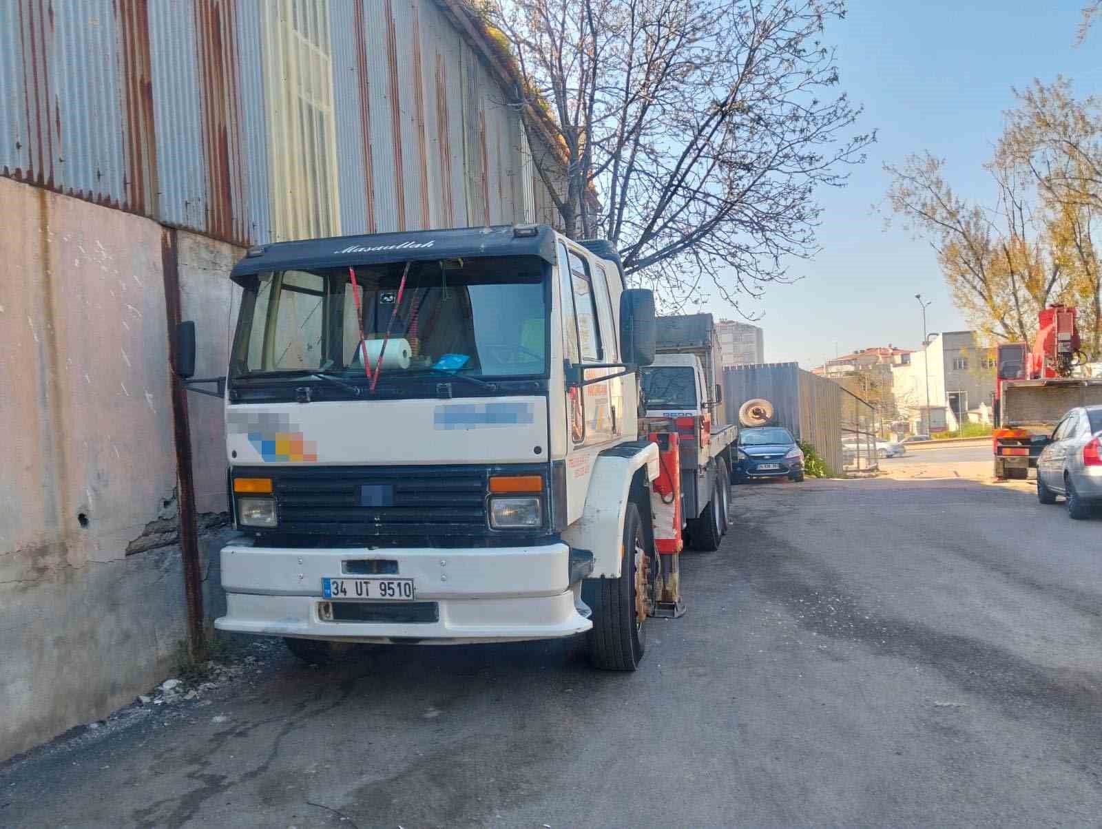 Pendik’te ters yönde vinç kullanan sürücüye 20 bin TL ceza