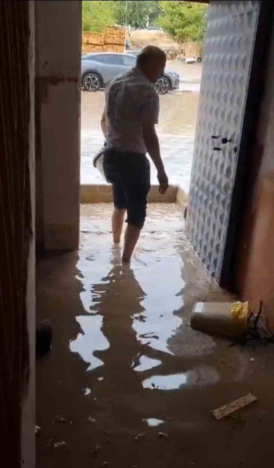 Adana’da şiddetli sağanak