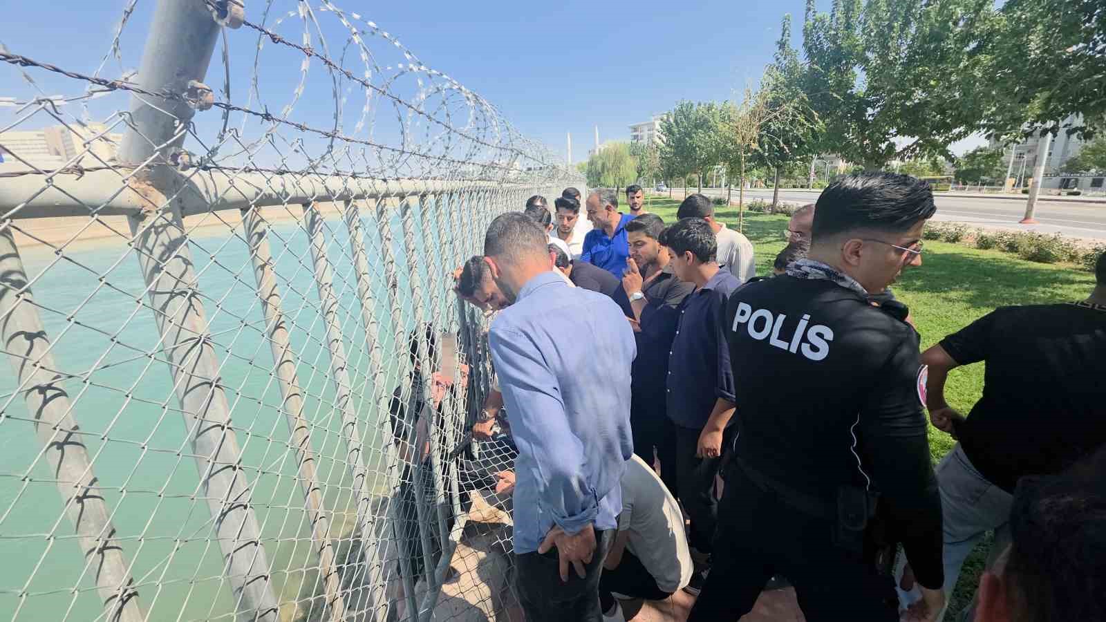 Kanalda boğulma tehlikesi geçiren 2 çocuk valinin korumaları tarafından kurtarıldı