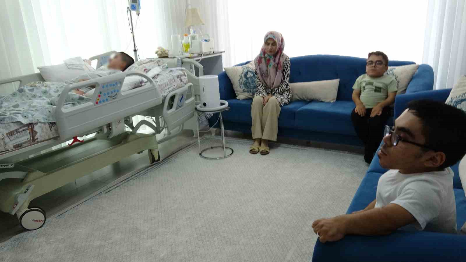 3 engelli çocuğuna bakan annenin yürek burkan mücadelesi