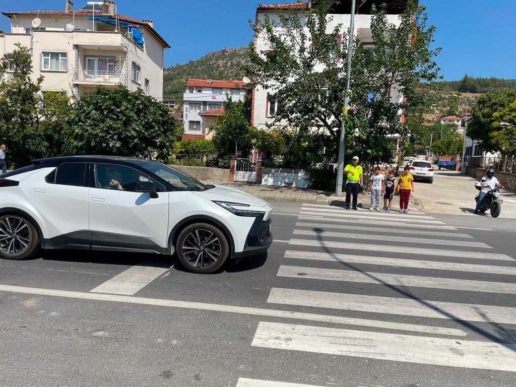 Bilecik’te çocuklar trafik dedektifi oldu