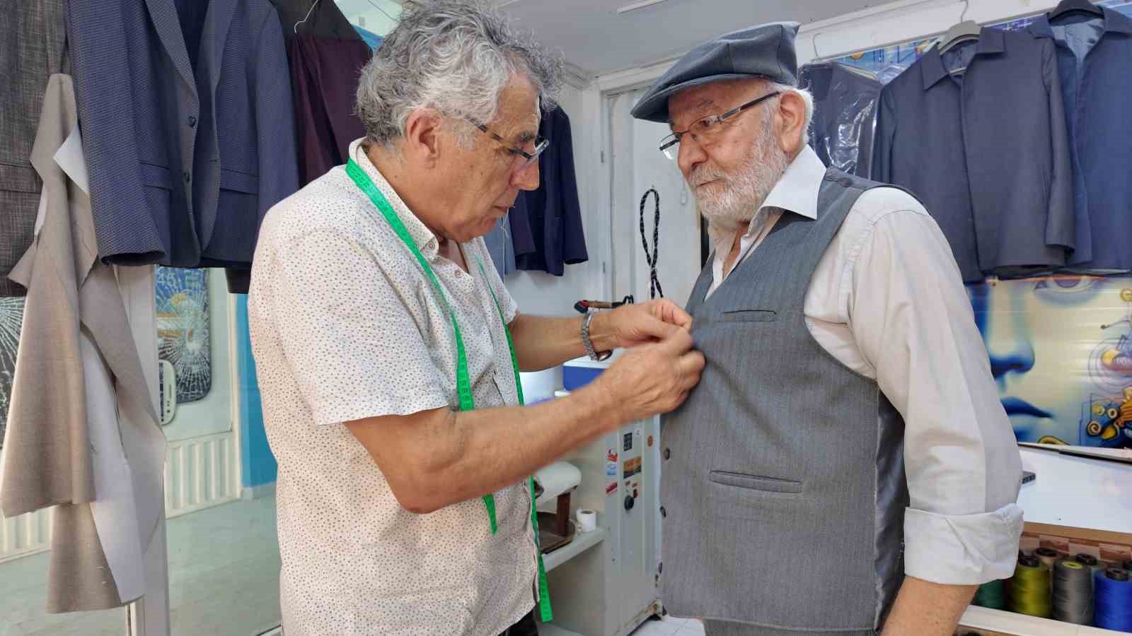 54 yıllık terzi Coşgun, ’Yörük Kültürü’nü iğne iplikle yaşatıyor