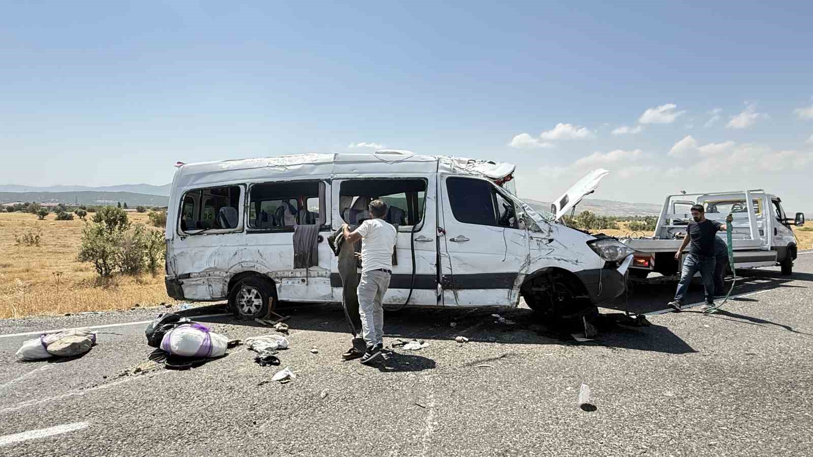 Diyarbakır’da minibüs kazasında ölü sayısı 5’e yükseldi