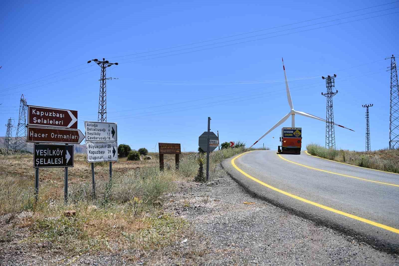 Kapuzbaşı yolunda yol çizgisi çalışması yapıldı