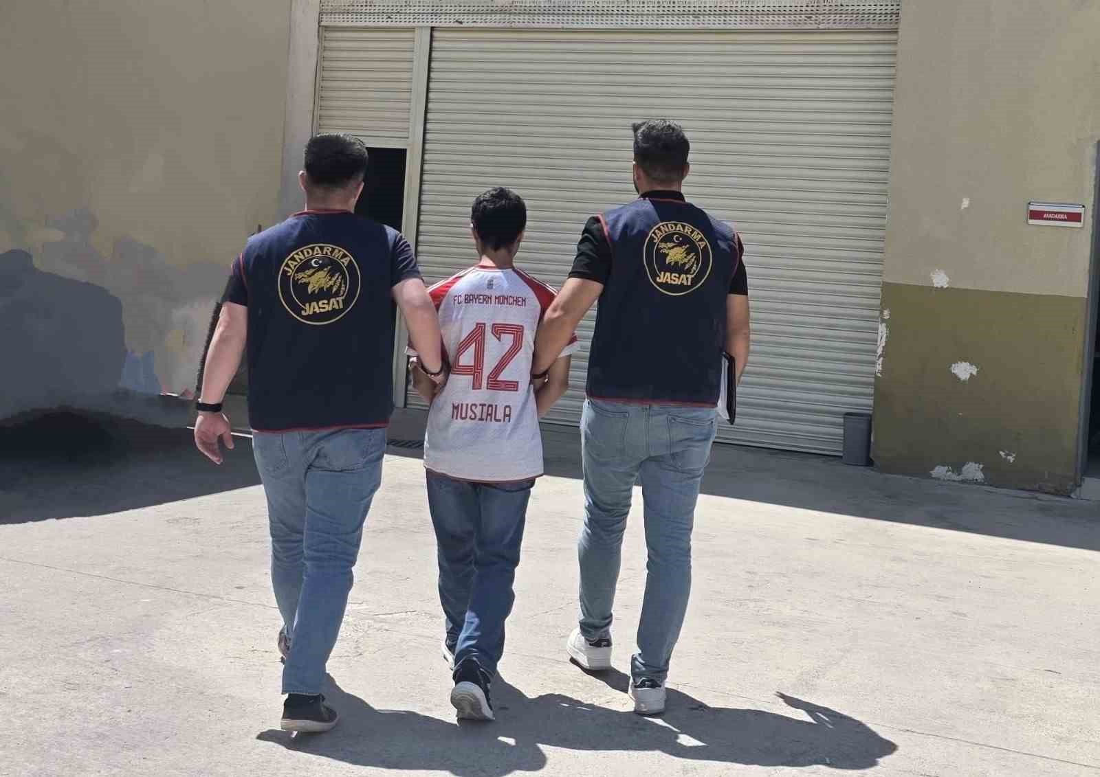 Gaziantep’te 25 yıl kesinleşmiş hapis cezasıyla aranan şahıs yakalandı