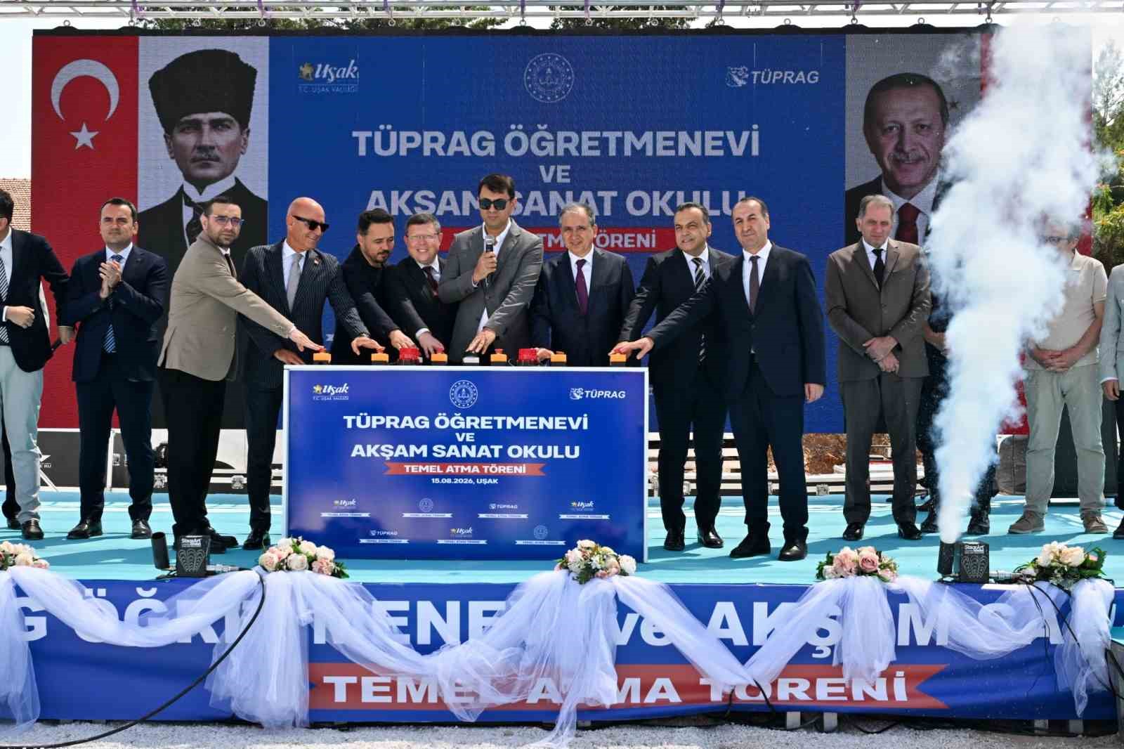 Uşak’ta inşa edilecek öğretmenevi ve akşam sanat okulunun temeli atıldı