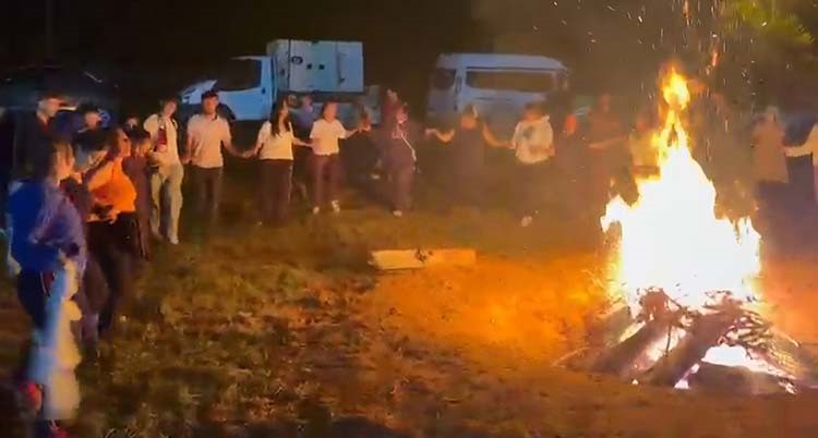 Kamp ateşi adrenalin ve macera tutkunları için yandı