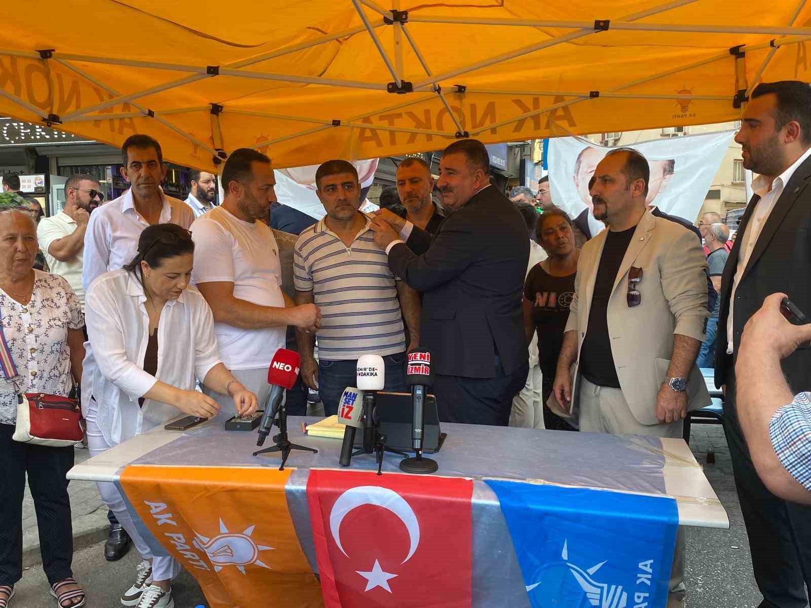 AK Parti Konak’ta 25. kuruluş yılında 500 yeni üye