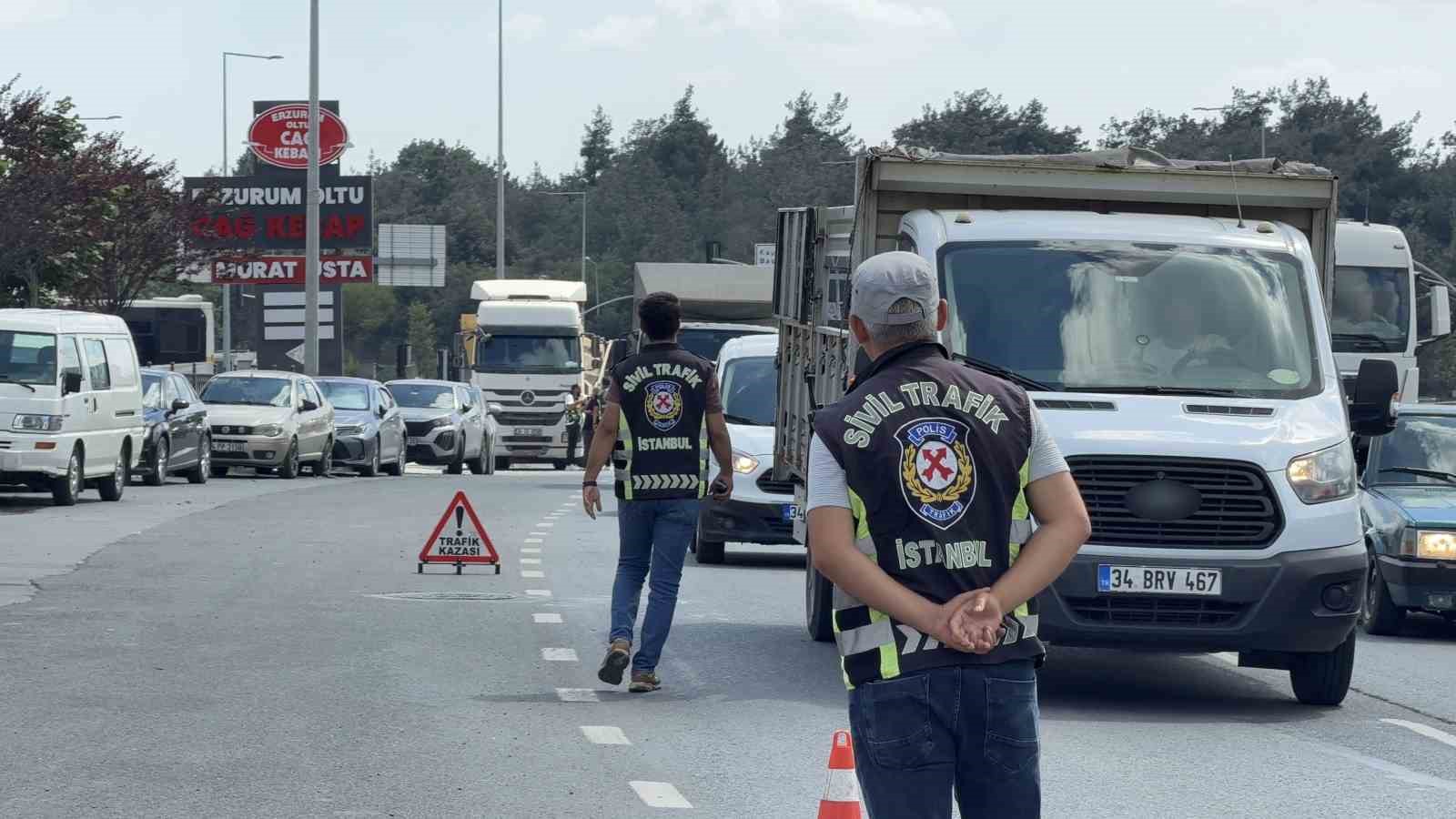 Arnavutköy’de hafriyat kamyonlarına sıkı denetim: 70 sürücü ve araç sahibine 701 bin lira ceza
