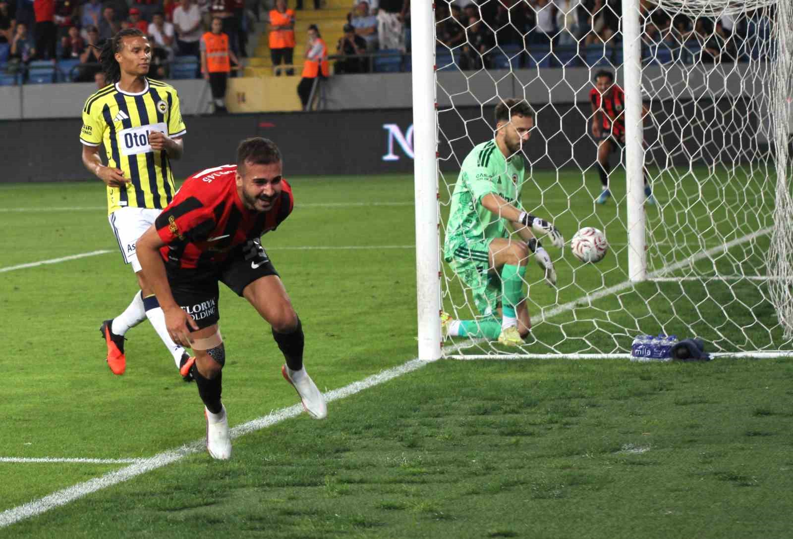 Trendyol Süper Lig: Gençlerbirliği: 2 - Fenerbahçe: 1 (Maç sonucu)