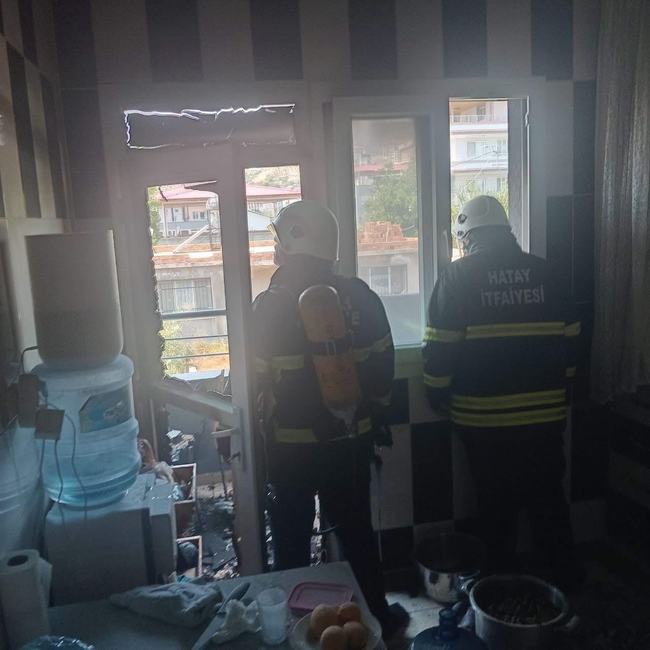 Hassa’da ev yangını büyümeden kontrol altına alındı