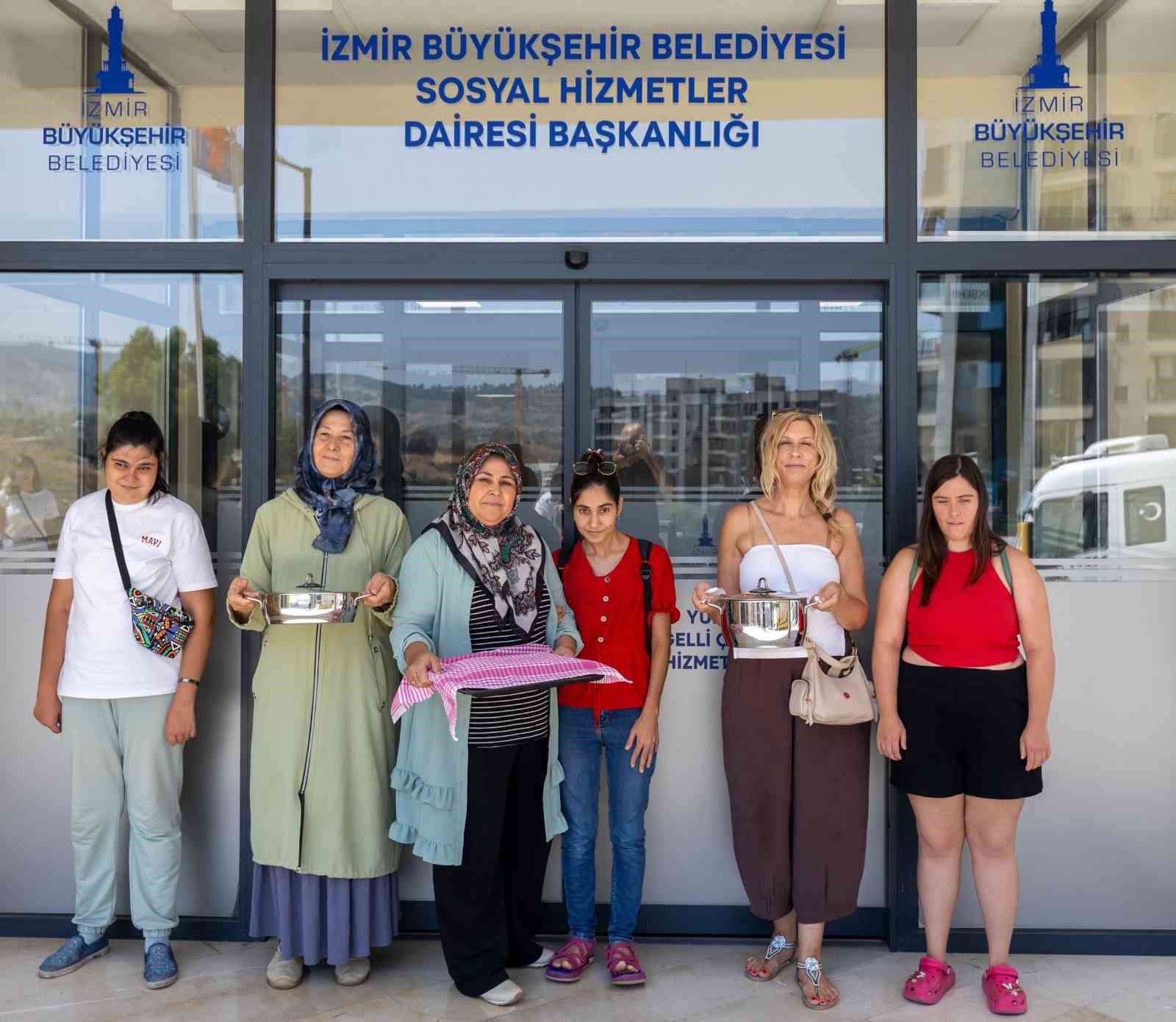 İzmir Büyükşehir Belediyesi’nden annelere Dayanışma Mutfağı