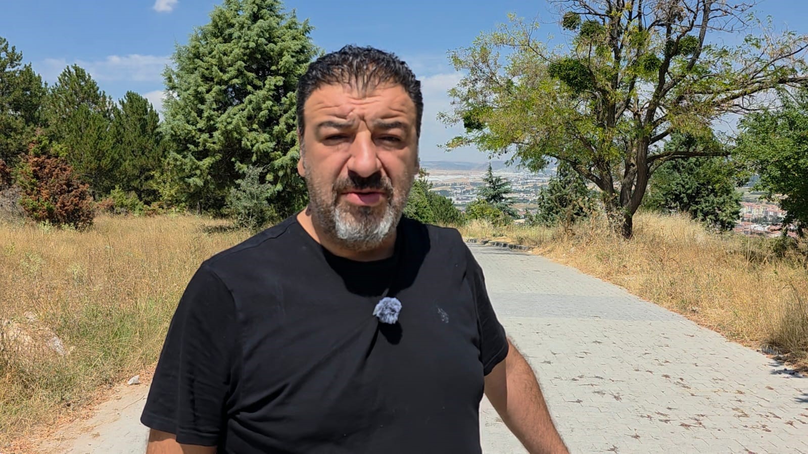 Şahintepesi’nde mahalle sakinlerinden güvenlik ve çevre kirliliği tepkisi: "Yangın çıkmadan önlem alınsın"