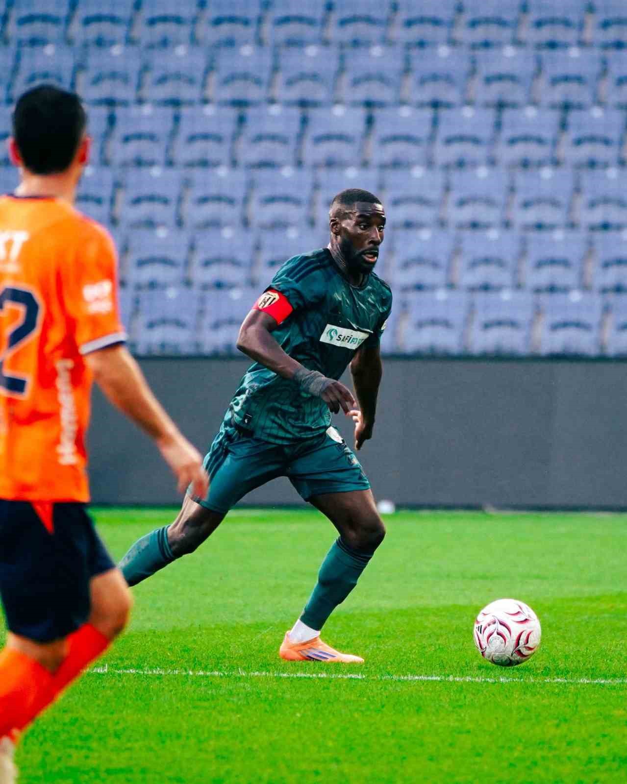 Trendyol Süper Lig: RAMS Başakşehir: 2 - Kocaelispor: 0 (Maç sonucu)