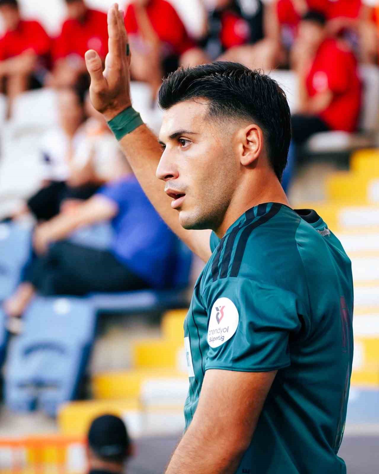 Trendyol Süper Lig: RAMS Başakşehir: 1 - Kocaelispor: 0 (İlk yarı)