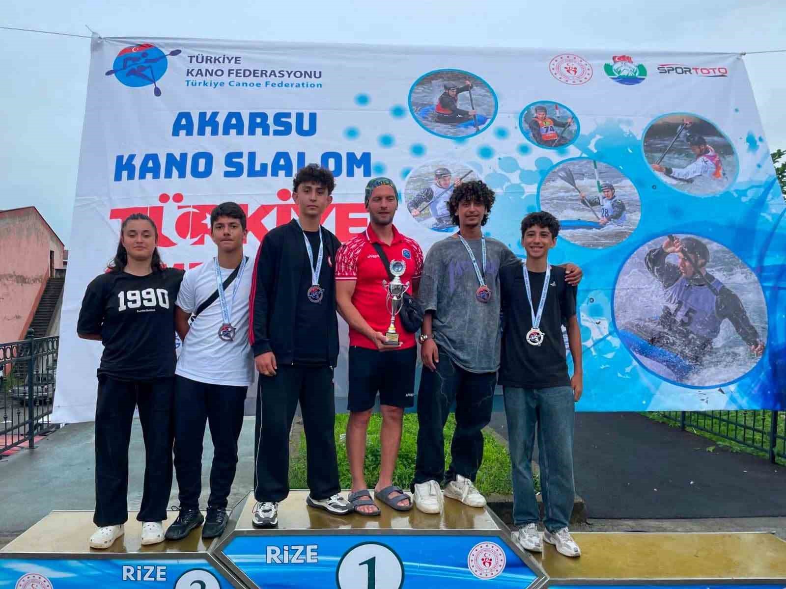 Erzincanlı sporculardan Akarsu Slalom Türkiye Şampiyonası’nda 4 derece