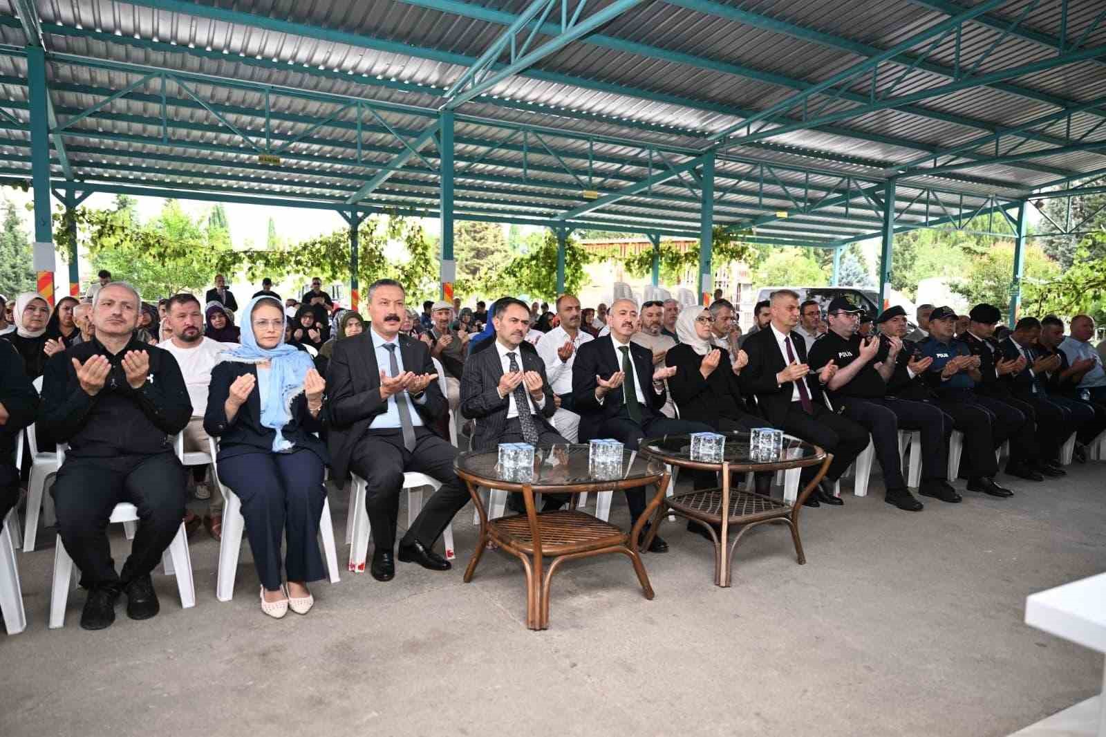 17 Ağustos depreminde hayatını kaybedenler dualarla anıldı