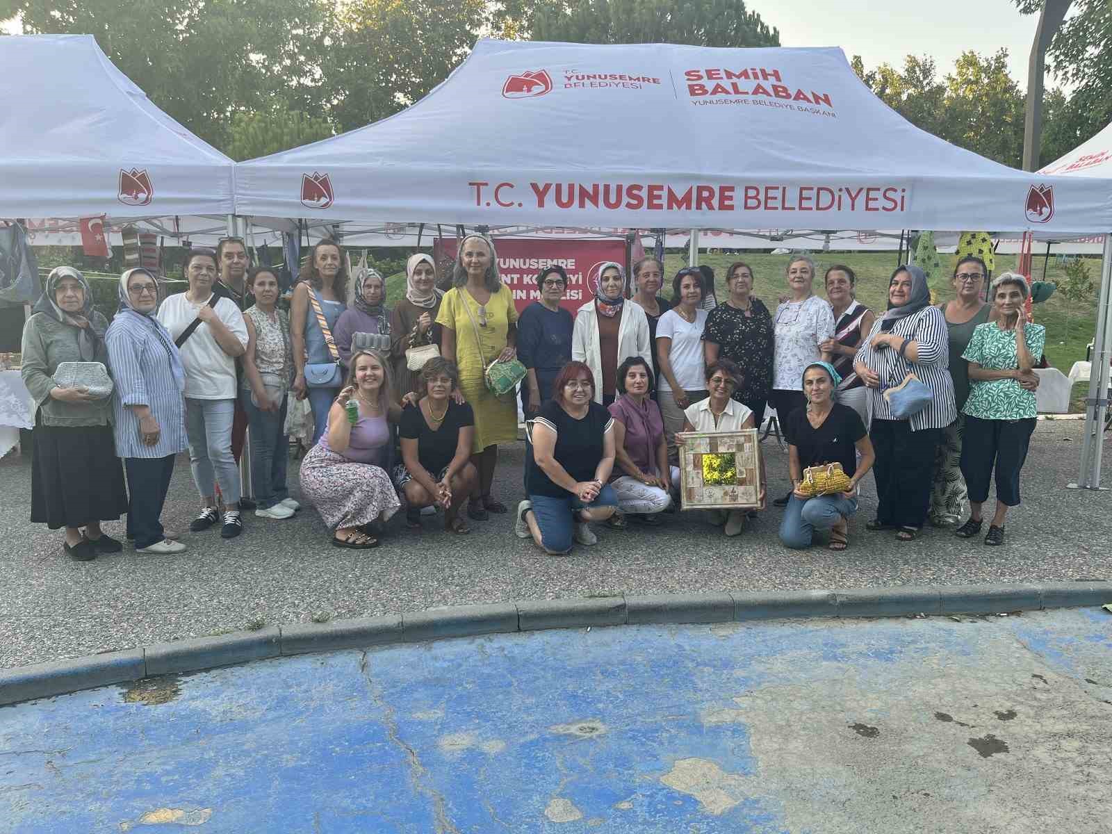 Kadınların el emeği ürünleri gece pazarında satışa çıktı