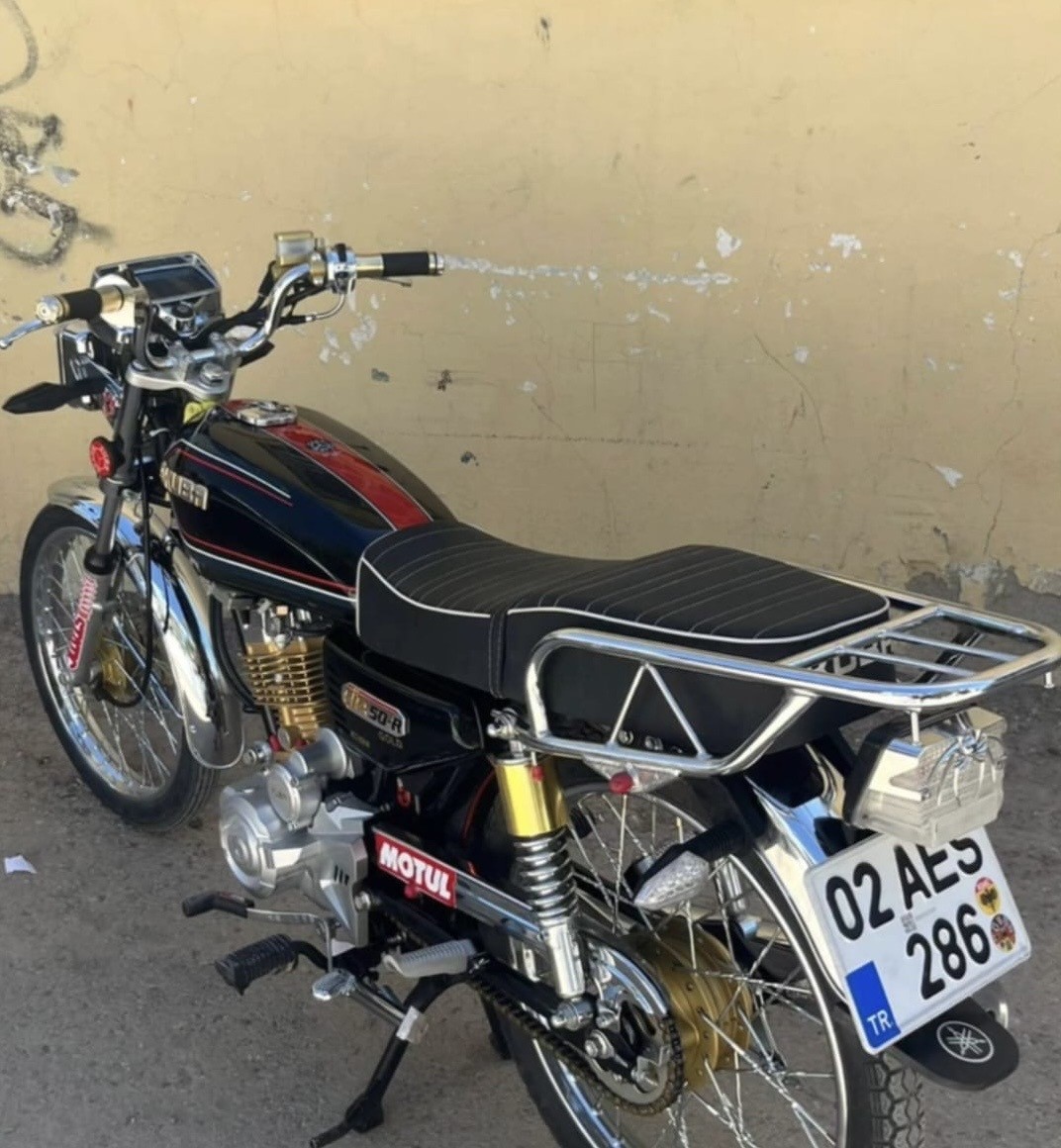 Park halindeki motosiklet çalındı